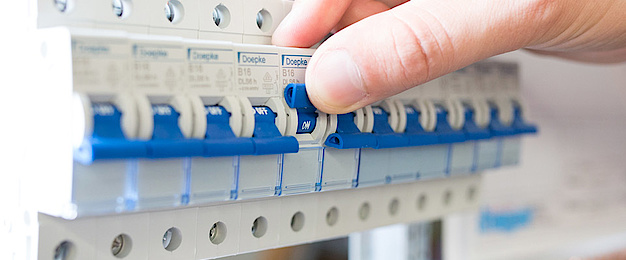 Schalt­schrank­bau bei Elektrotechnik Dreyße in Herbsleben